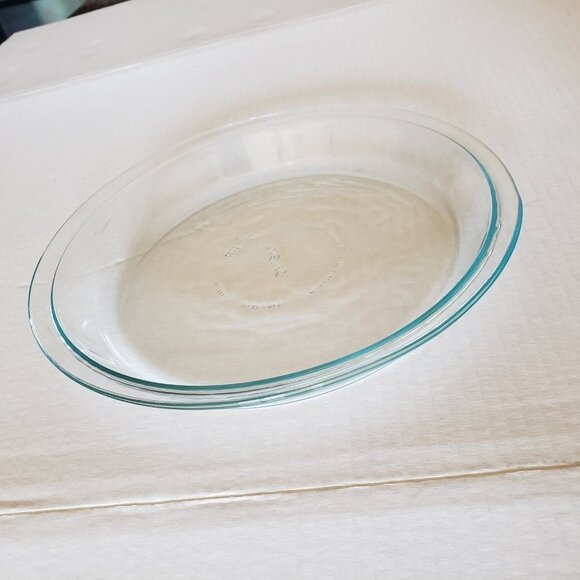 Pyrex #209 Pie Pan set glass 9" set of 2 - Picture 7 of 9